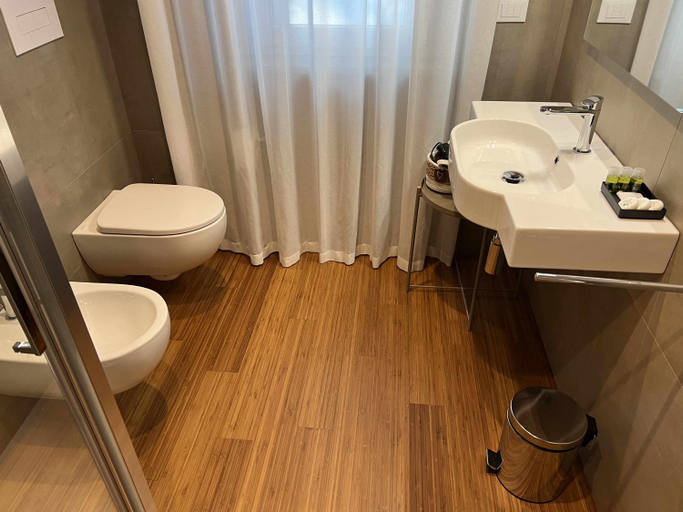 Bathroom, Villa Riviera 287, Pescara