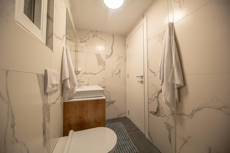 Others 5, N&N Lux Guest house