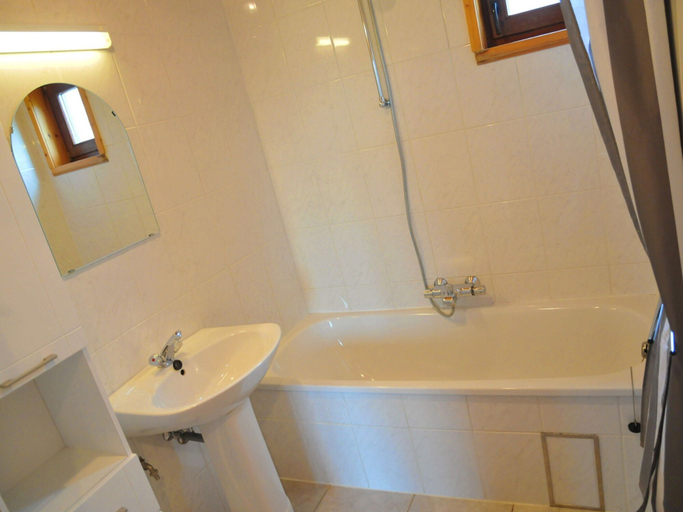 Bathroom, Bungalow in Peaceful Environment, Namur