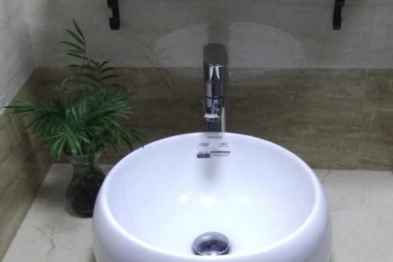 Bathroom 4, Xianyan Hotel, Wenzhou