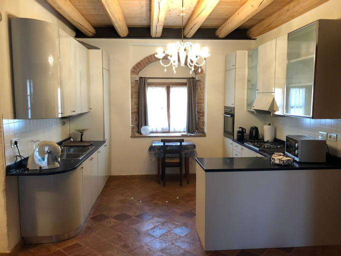 Dining Room 18