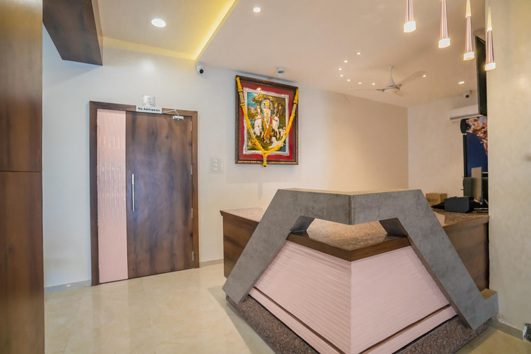 Public Area, Hotel New Panchratna, Ahmadnagar