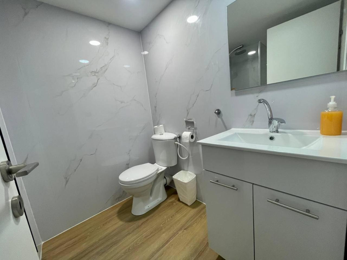 Bathroom 3, Carmel Holiday Apartments