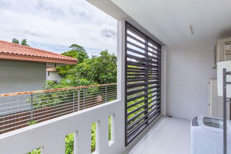 Exterior & Views 17