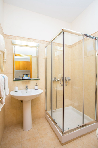 Bathroom 4, Stavros Melathron Studios, South Aegean