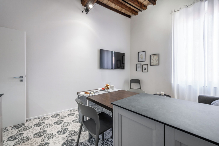 Others 5, EMILIA SUITE PALACE, Modena