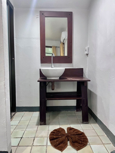 Bathroom 3, Long Beach Club Krabi, Mueang Krabi