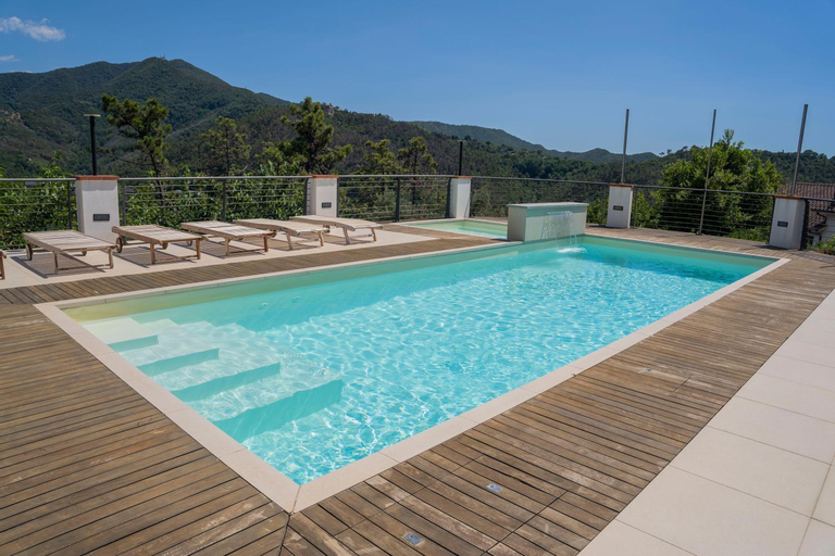 Sport & Beauty, 066 - VILLA LETIZIA, Elegante 3 PISCINA e Natura, 10 minuti da MARE e SPIAGGIE, Genova