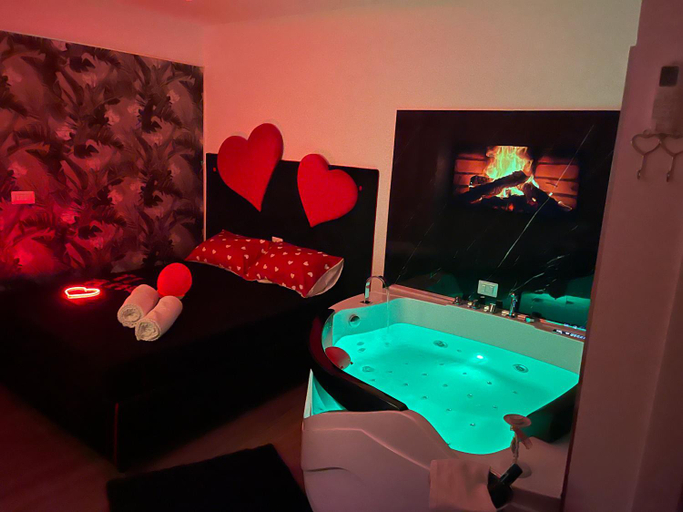 Bathroom 2, Due Cuori Suite, Bari