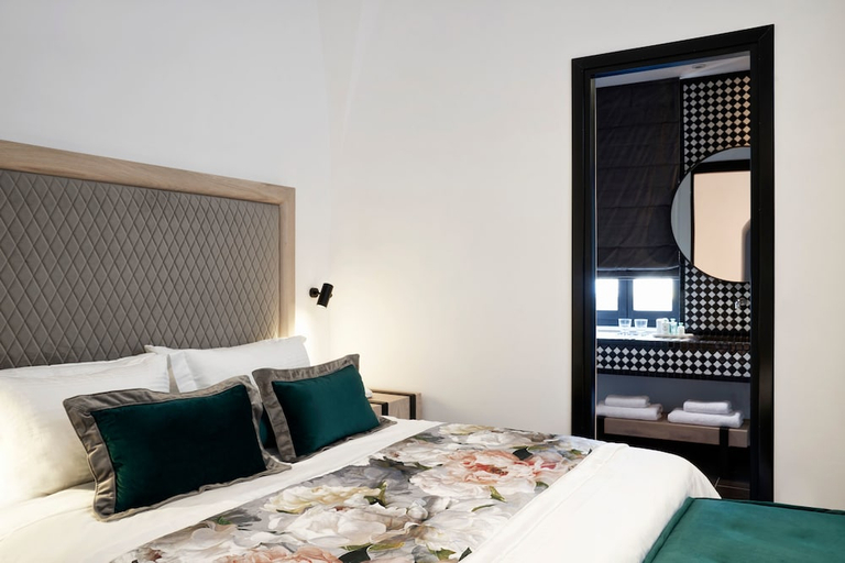 Bedroom 3, Katikies Garden Hotel, South Aegean