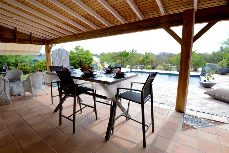 Others 3, Villa Devaki, Saint-François