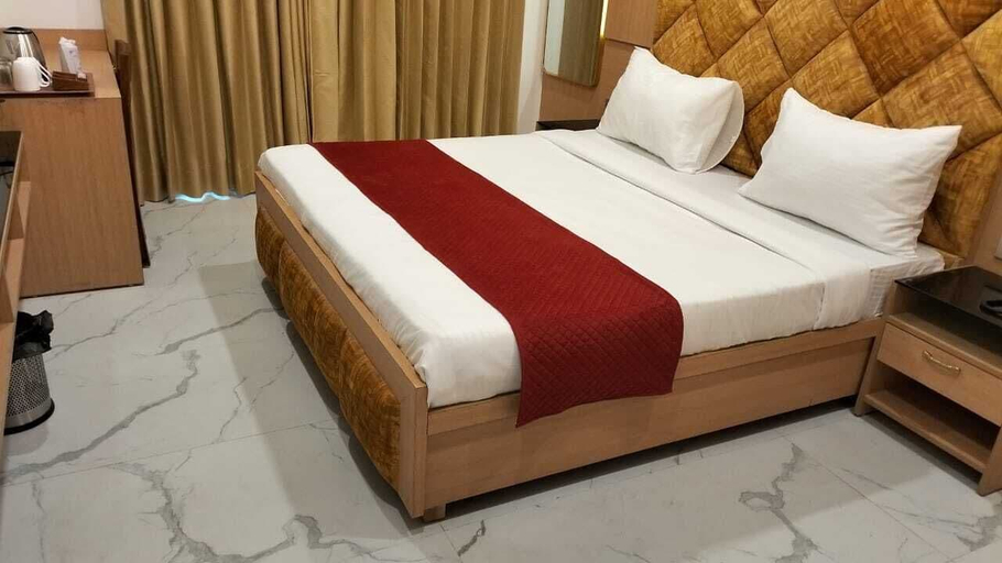 Bedroom 4, Hari's Court - Hotel and Banquet, Gurgaon