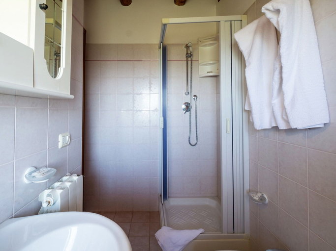Bathroom 4, Holiday Home in Sciacca with Garden, Swimming Pool, Parking, Agrigento