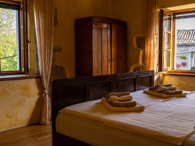 Bedroom 2, Comfortable Holiday Home With Pool, Pićan