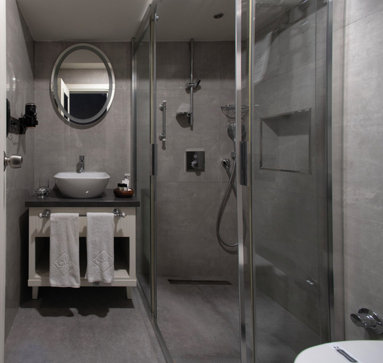 Bathroom 4, Istanbul Golden City Hotel, Beyoğlu