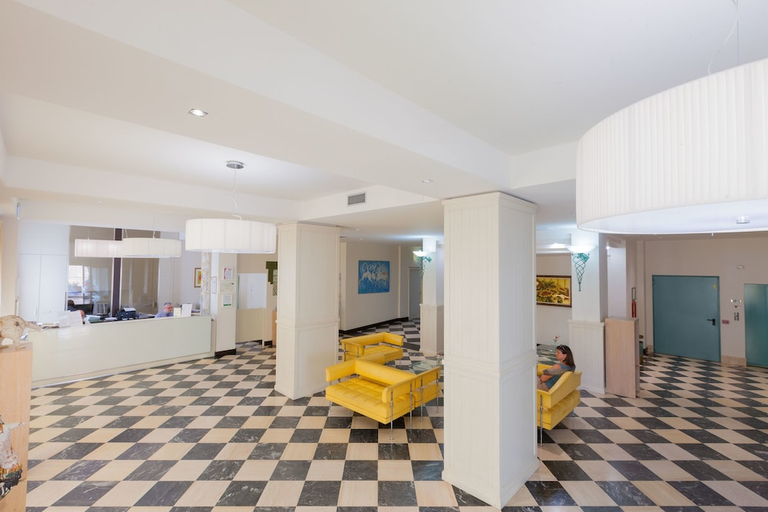 Others 5, Hotel Catalunya, Sassari