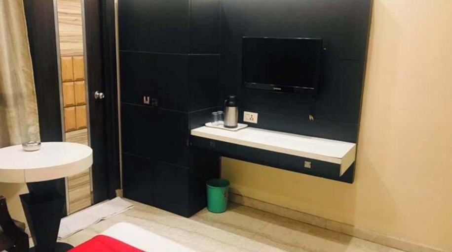 Bathroom, Hotel Sundaram, Kaushambi