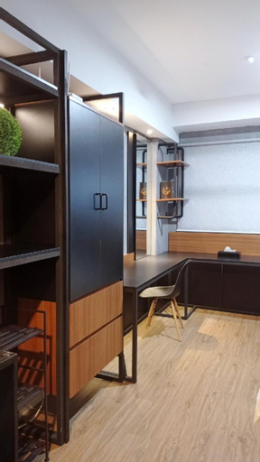 Others, A Cozy Room in Solo, Solo