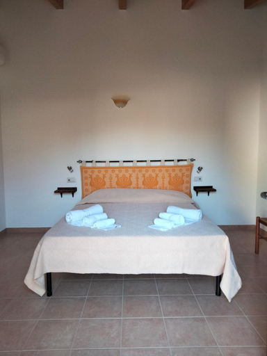 Others 2, Agriturismo i doni del mandorlo, Sassari