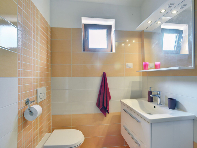 Bathroom 4, Detached Modern Villa With Pool and Fenced Yard Near the Sea, Ližnjan