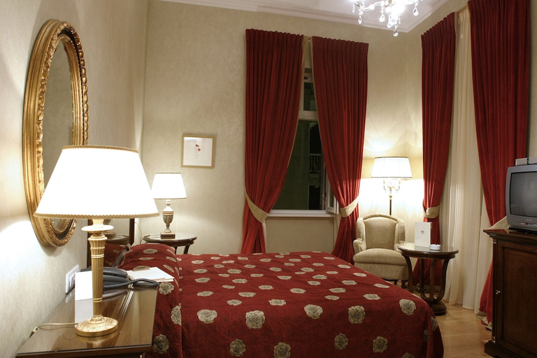 Bedroom 4, Grande Bretagne, Peloponnese