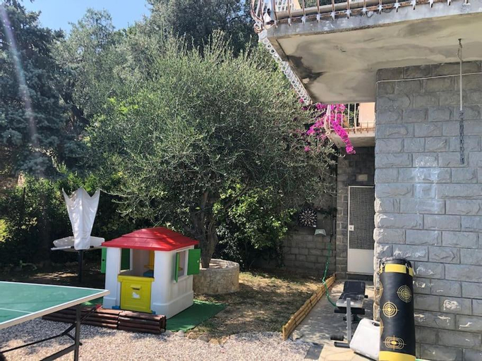Others 4, Sea South front property1/2acre.Gardens pool hydro, Genova