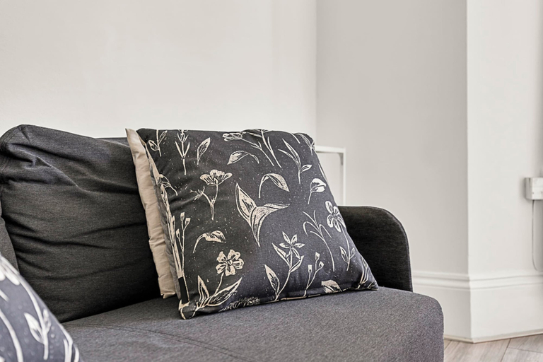 Others 4, Bright and Newly Furnished Acton Apartment, London