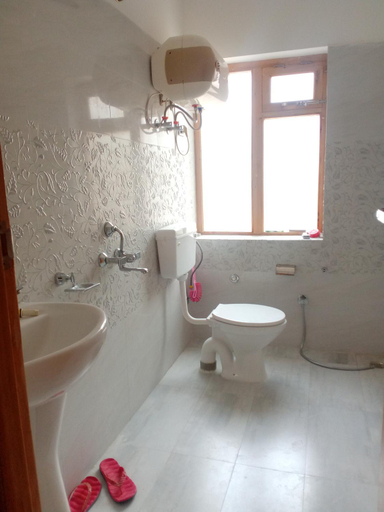 Bathroom 3, Tsabgyat Homestay, Leh