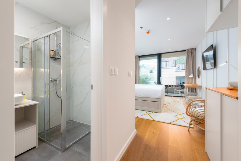 Bathroom 3, City Residences, Dubrovnik