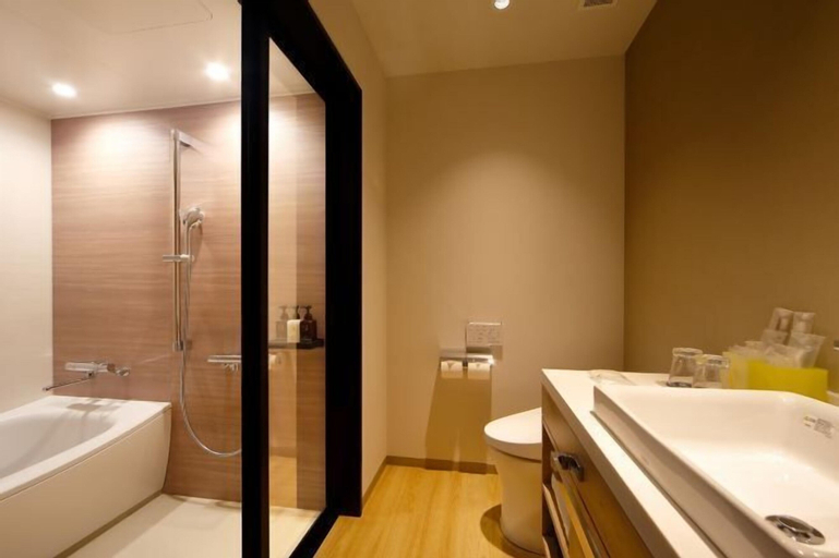 Bathroom 15