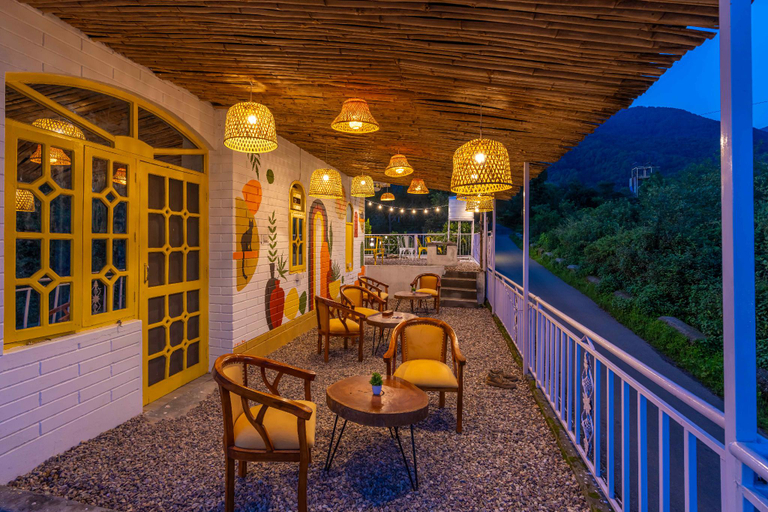 Others 5, Whoopers Home Bir, Kangra