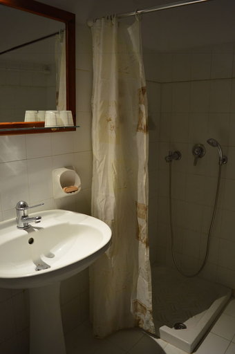 Bathroom 3, Alkyonides Hotel, South Aegean
