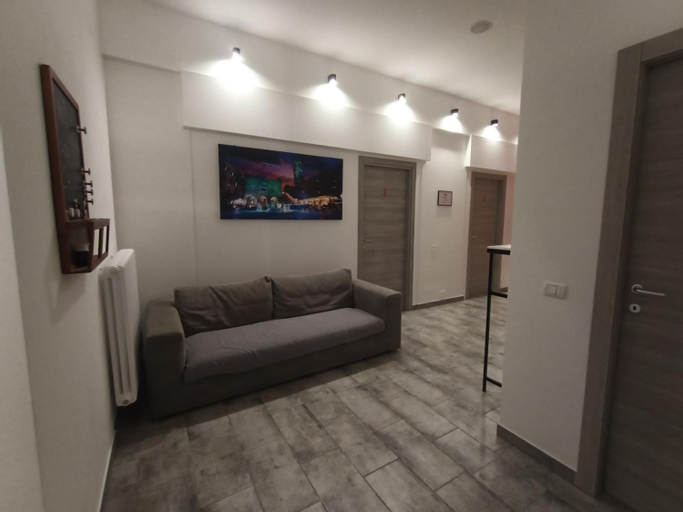 Others 5, Airport Boulevard Guesthouse, Bergamo