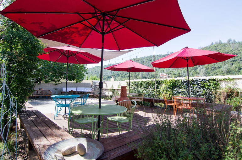 Sport & Beauty 4, River Rock Inn, Mariposa
