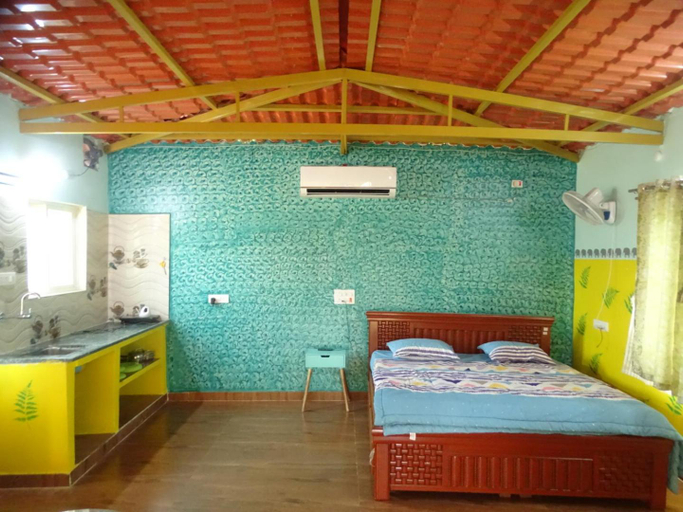 Bedroom 2, Mangohut Farmhouse Pool Villa, Nalgonda