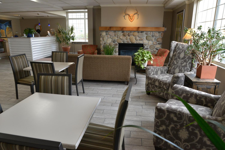 Food & Drinks 5, Hilltop Inn by Riversage, Yellowstone