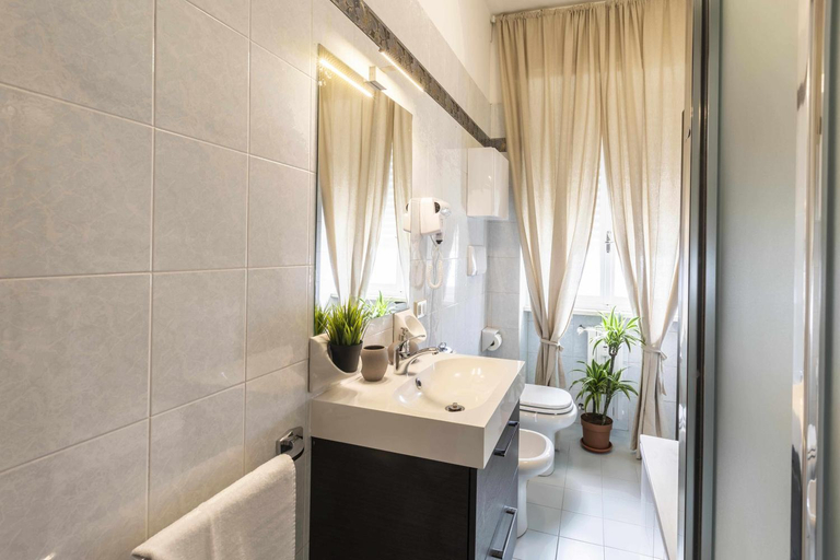 Others 3, Destiny home 1 verona borgo trento appartamento, Verona
