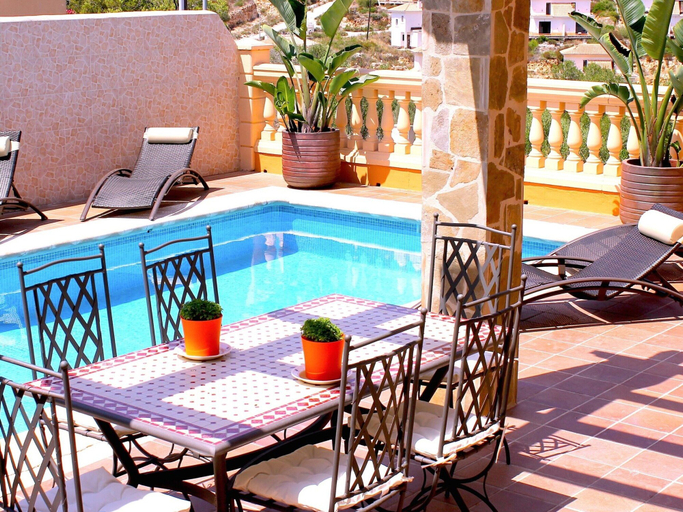 Pool 3, Detached House With Private Pool Near the Beach, Baleares