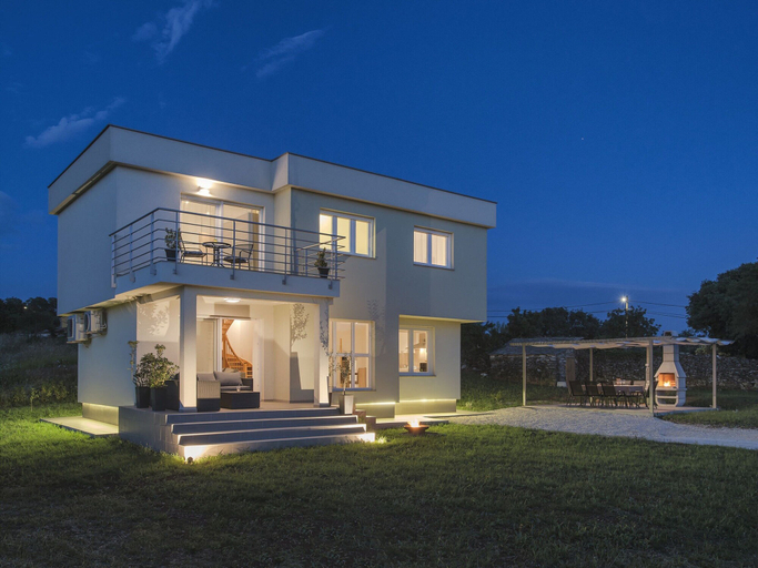 Exterior & Views 2, Comfortable House With Large Garden and Terrace, Near the Beach, Vodnjan