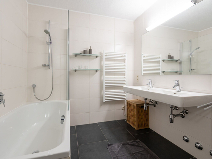 Bathroom, Alpine Apartment Near Kaprun, Zell am See