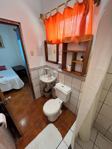 Bathroom 4, Hostal Las Gardenias, Isabela