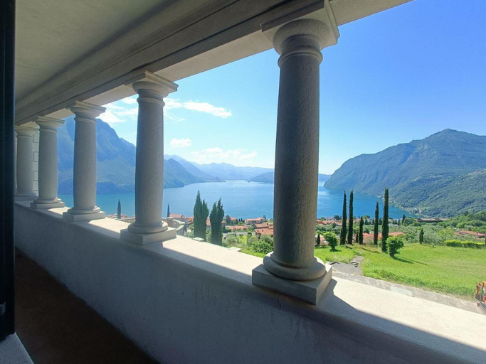 Others 3, Villa Helene, Bergamo