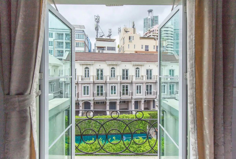 Exterior & Views 16