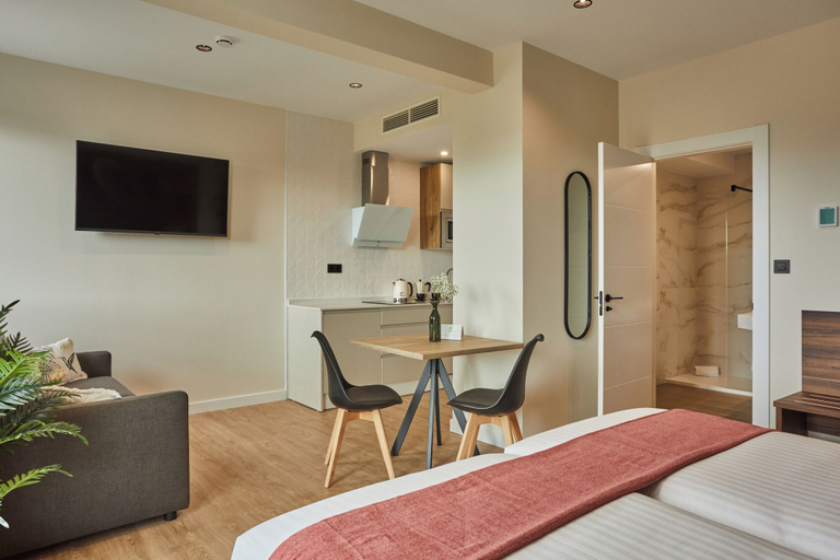 Bedroom 3, Apartamentos Silken Fontibre Iberia Spa, Cantabria