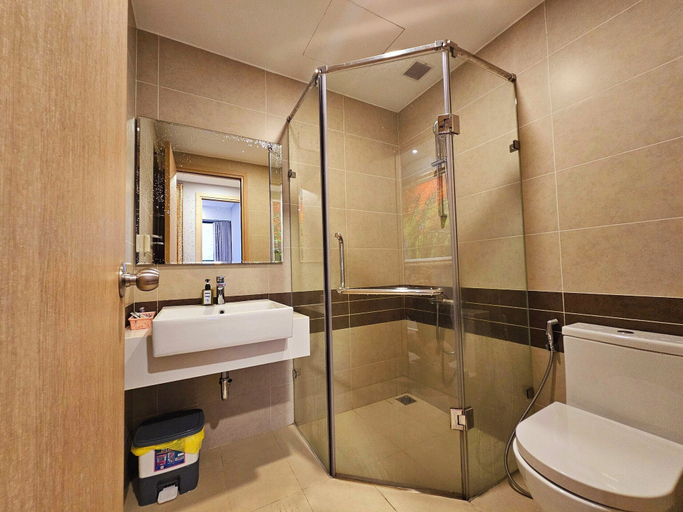 Bathroom 2, Local Home Apartment Rivergate, District 4