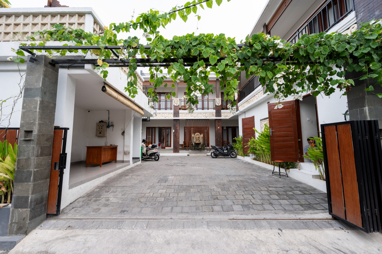 Exterior & Views 2, RedDoorz Plus @ Yasa’s Living Denpasar, Denpasar