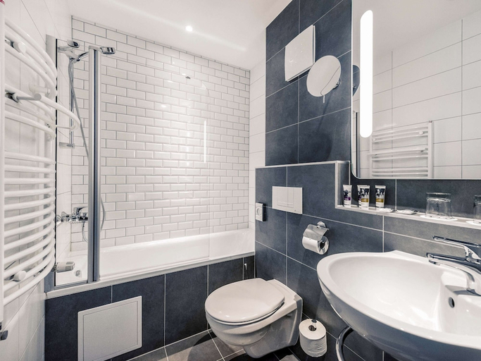 Bathroom 3, Mercure Budapest City Centre, Budapesti