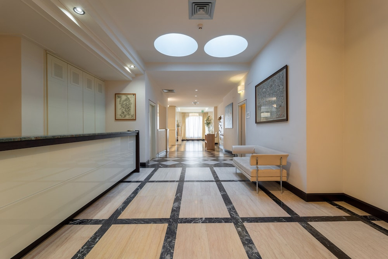 Others 4, Hotel Catalunya, Sassari