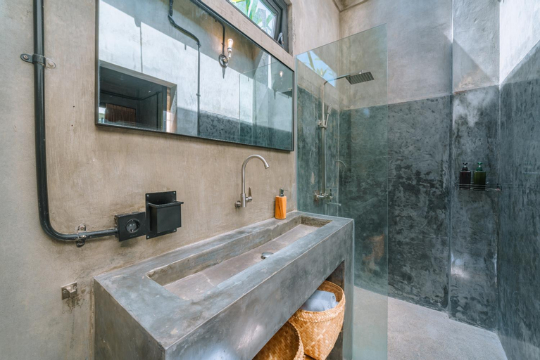 Bedroom 3, Villa Konkrete - 3BR - Tropical Hideaway Rooftop 15mins to The Beach, Badung