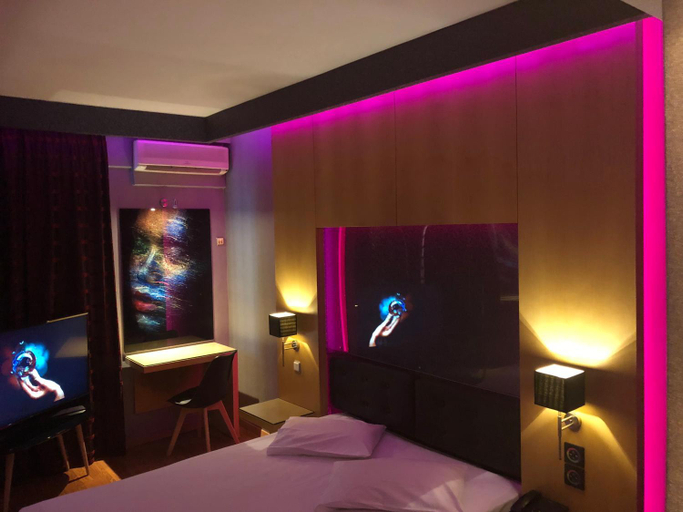 Bedroom 2, Olympic Hotel – Piraeus, Attica